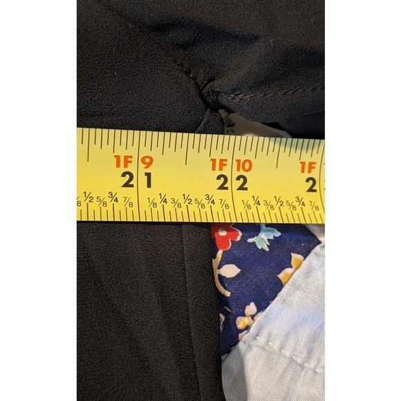 T Tahari Black Flutter Sleeve Smock Neck Tie Front Blouse Womens Sz L - Picture 10 of 12